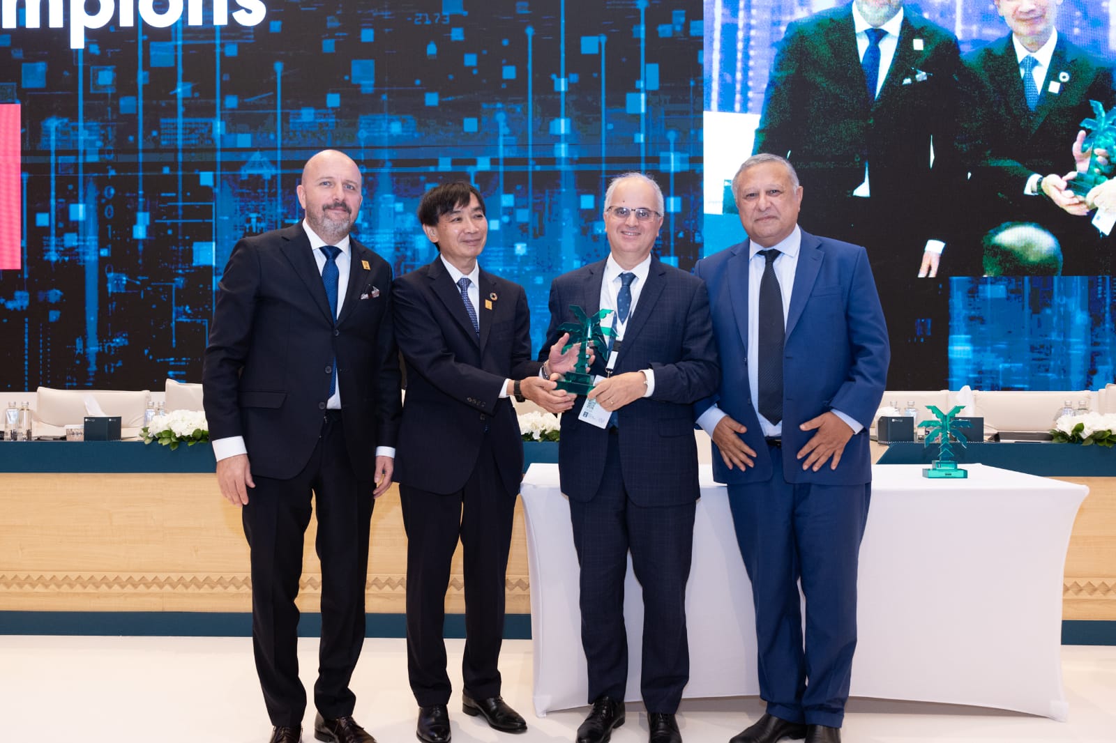 المغرب يحصل على جائزة أحسن تقدم في خدمات البريد عربياً