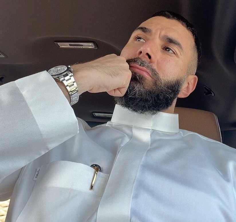 نائبة فرنسية تطالب بسحب الجنسية الفرنسية من بنزيمة بسبب موقفه من أحداث غزة