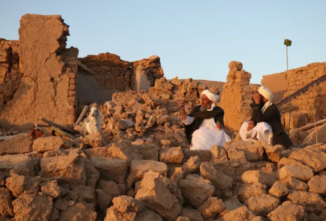 أكثر من 2000 قتيل في زلزال أفغانستان