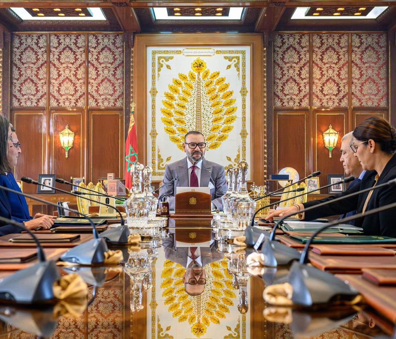  ابتداءً من 100 ألف درهم.. تقديم برنامج دعم السكن أمام الملك 