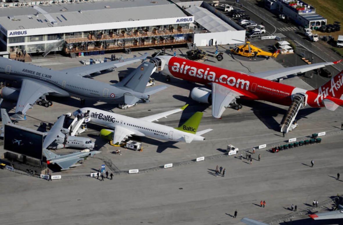 إخلاء 6 مطارات فرنسية بعد تهديدات بشن هجمات بالقنابل