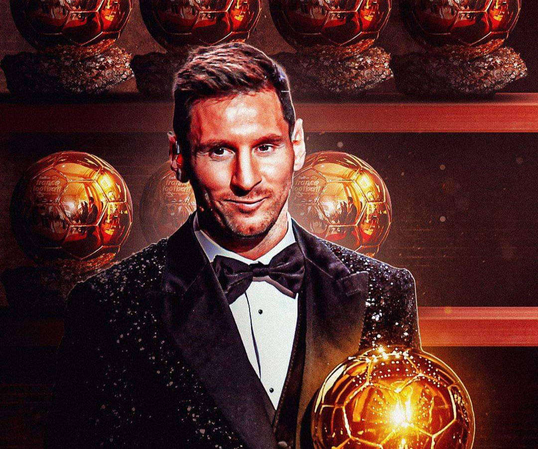  ميسي يفوز بالكرة الذهبية للمرة الثامنة 