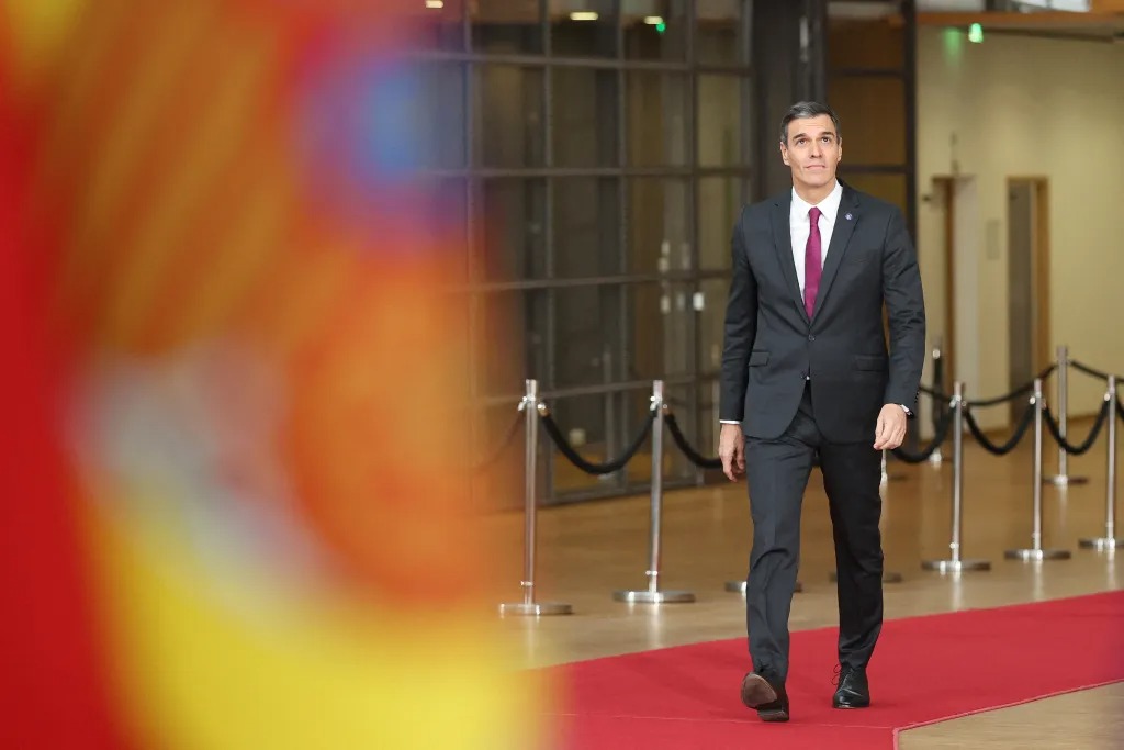 بيدرو سانشيز ينال الثقة كرئيس للحكومة الإسبانية