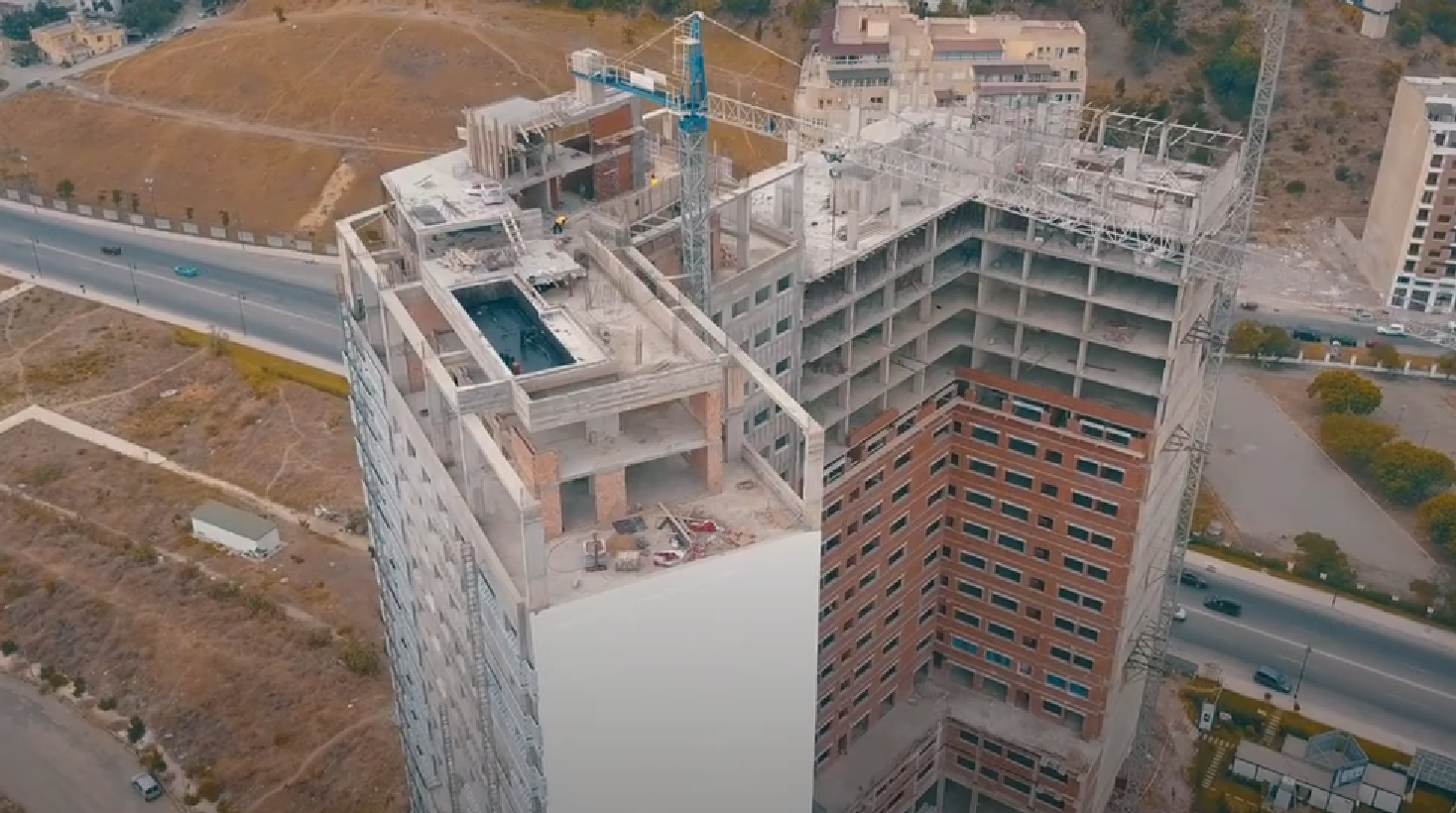 استئناف الأشغال بأكبر برج في طنجة