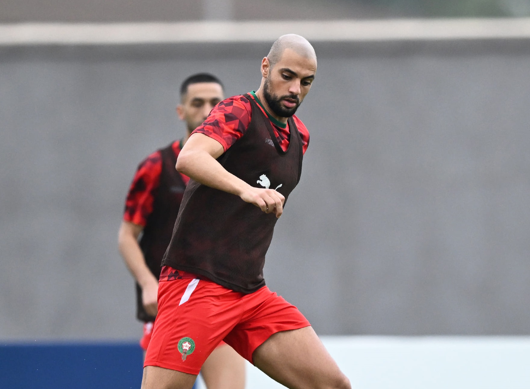 أمرابط.. صخرة المنتخب التي لا تتوقف عن الركض