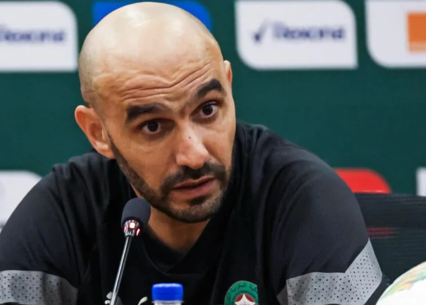 الركراكي: أنا أيضا تلقيت "رسائل عنصرية" من طرف مبيمبا