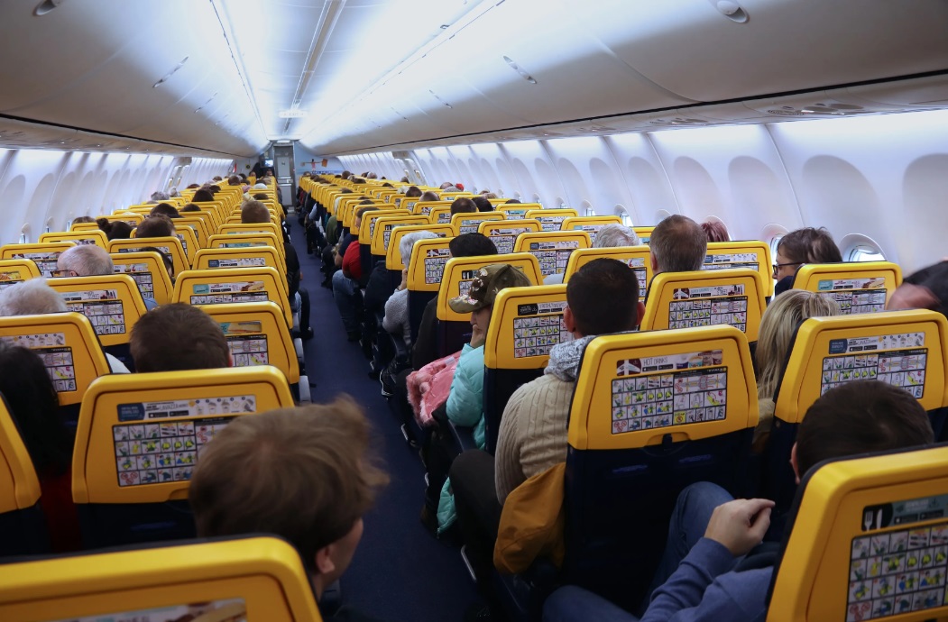 ركاب يعيشون لحظات مرعبة داخل طائرة متوجهة من المغرب نحو مانشستر