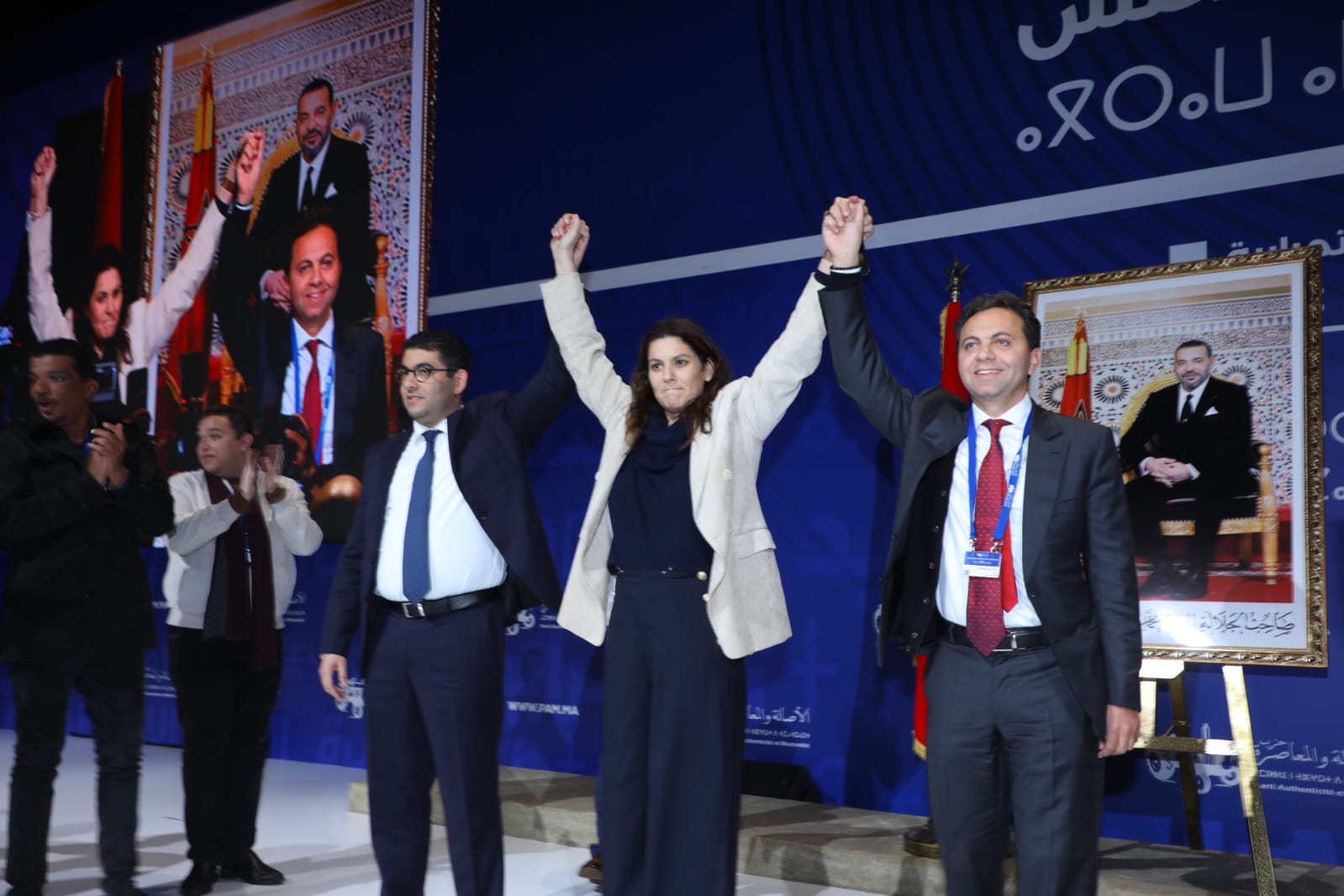 الملك يشيد بخصال المنصوري ويدعوها وحزبَها إلى التفاني في خدمة الصالح العام