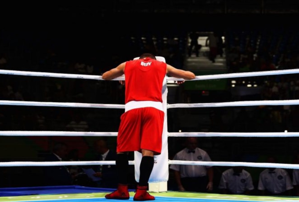  ضربة قاضية تودي بحياة شاب في مباراة للكيك بوكسينغ بالفنيدق 