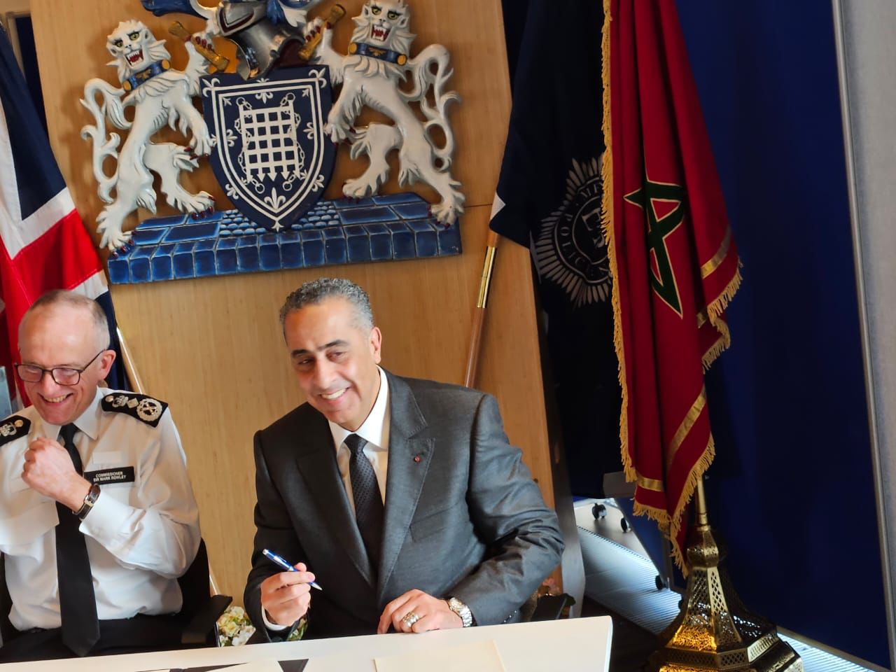 حموشي يبحث آليات التعاون المشترك مع مسؤولين أمنيين ببريطانيا