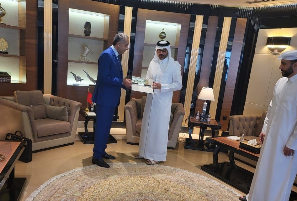 حموشي يحل بقطر في إطار جولة بعدد من دول الشرق الأوسط