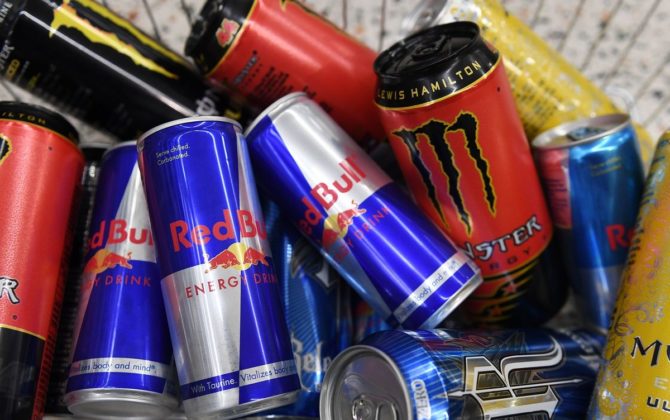 دراسة: السكتة القلبية المفاجئة قد تكون مرتبطة بمشروبات الطاقة