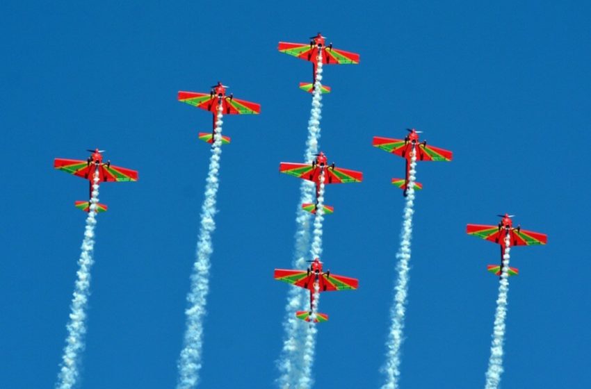 عروض جوية استعراضية تزين سماء المضيق ومرتيل بمناسبة عيد العرش