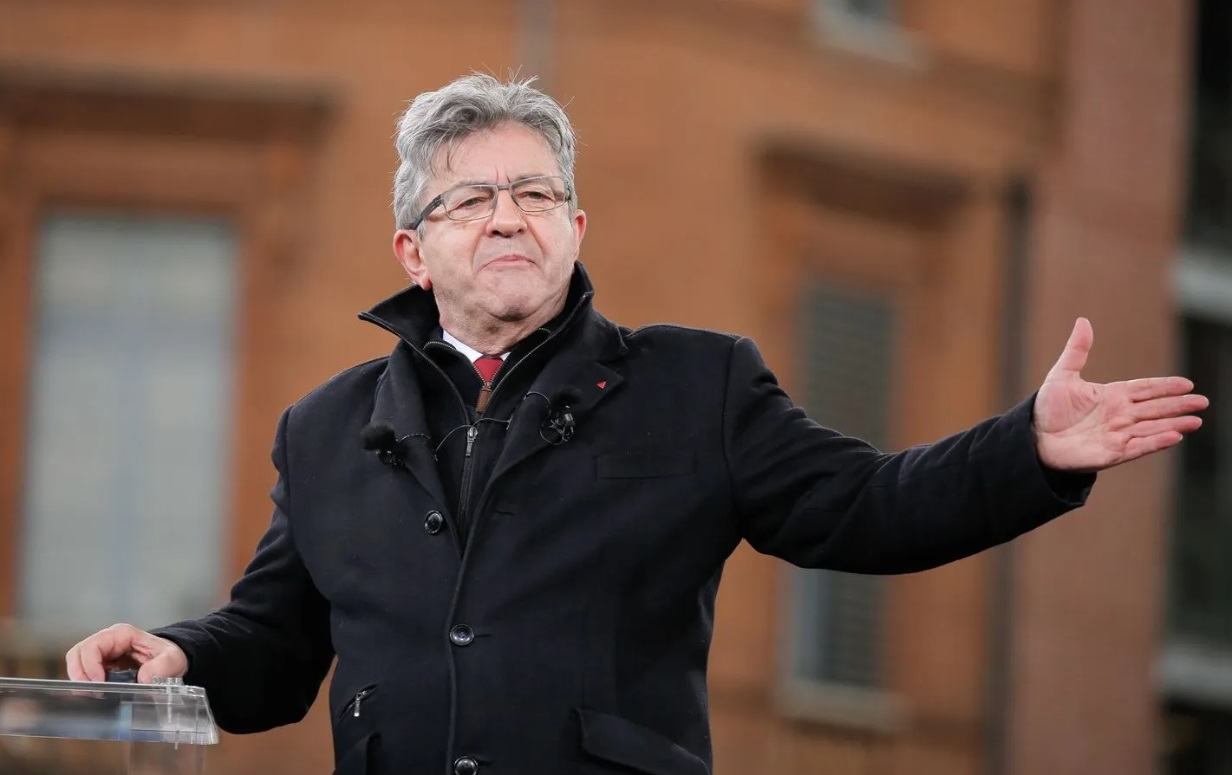 جاك ميلانشون.. ابن طنجة الذي قلب الطاولة على اليمين المتطرف بكلمة "حشومة"