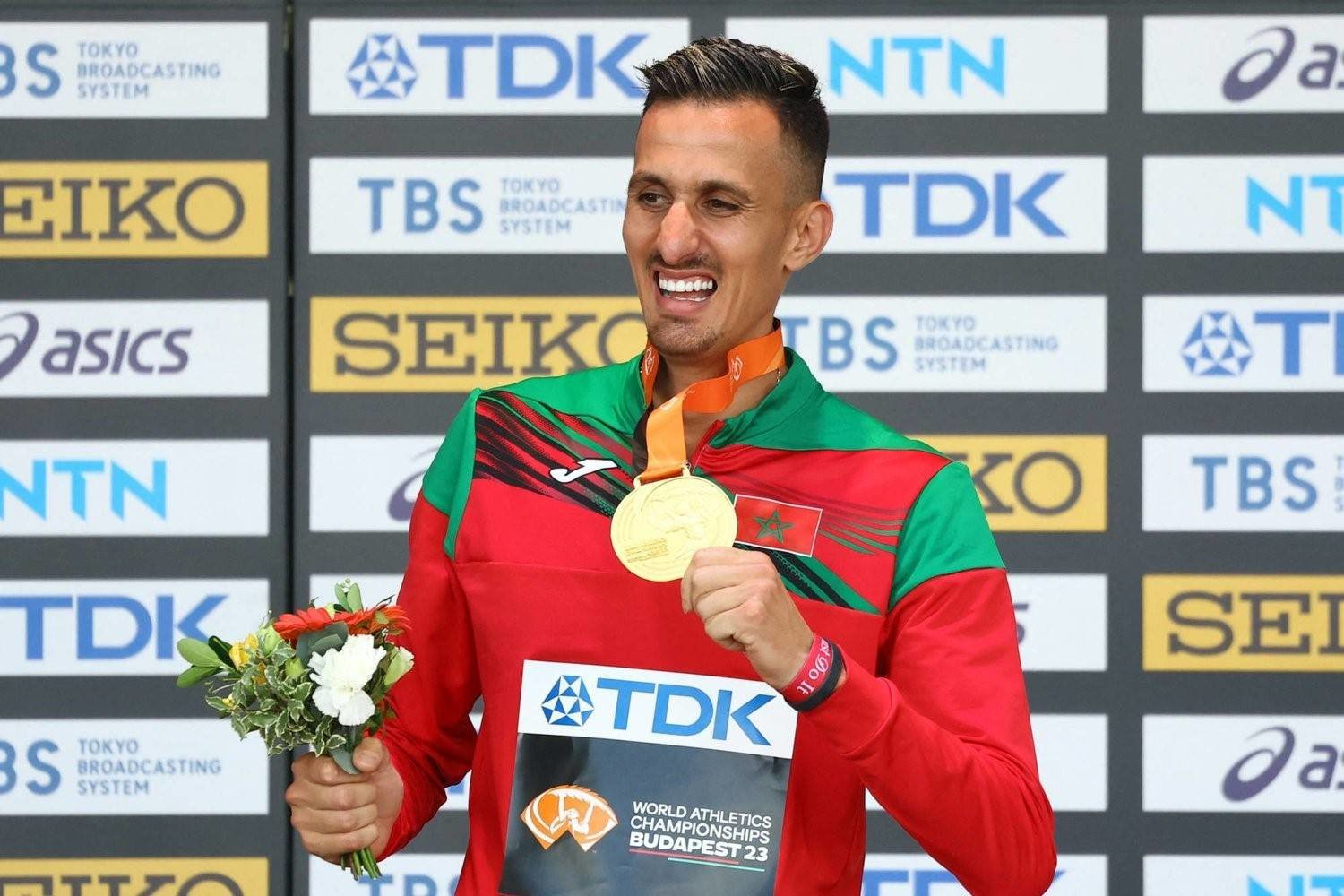 هذا موعد حفل تسليم الميدالية الذهبية للبقالي والقنوات الناقلة