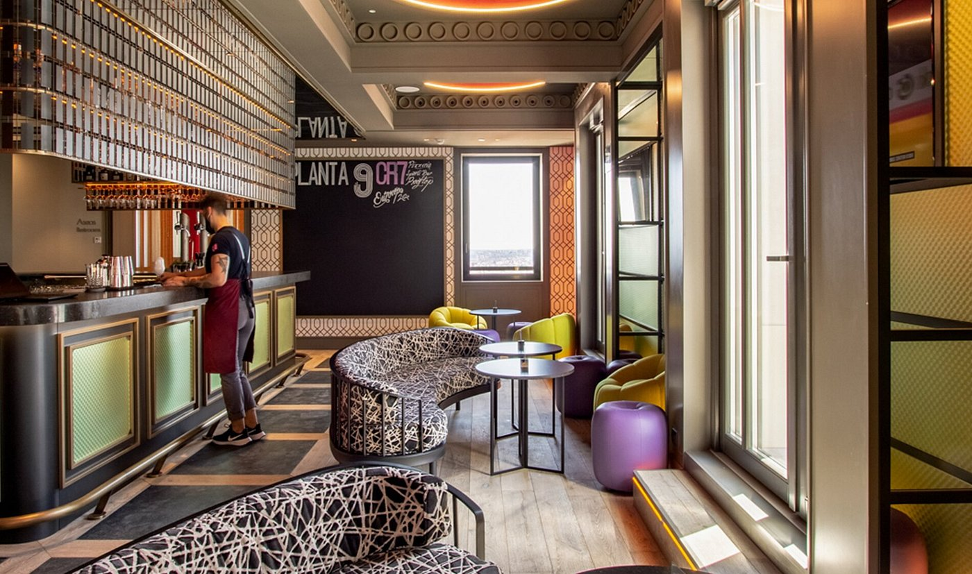 فنادق رونالدو تبحث عن مستخدمين براتب 2300 أورو