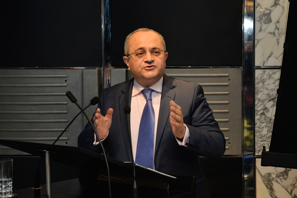 التويمي يخلف مقداد على رأس مجلس إدارة بورصة الدار البيضاء