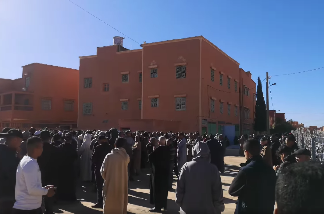 ساكنة دوار أيت عبد الله تشيع جثمان اللاعب الراحل عبد العزيز برادة