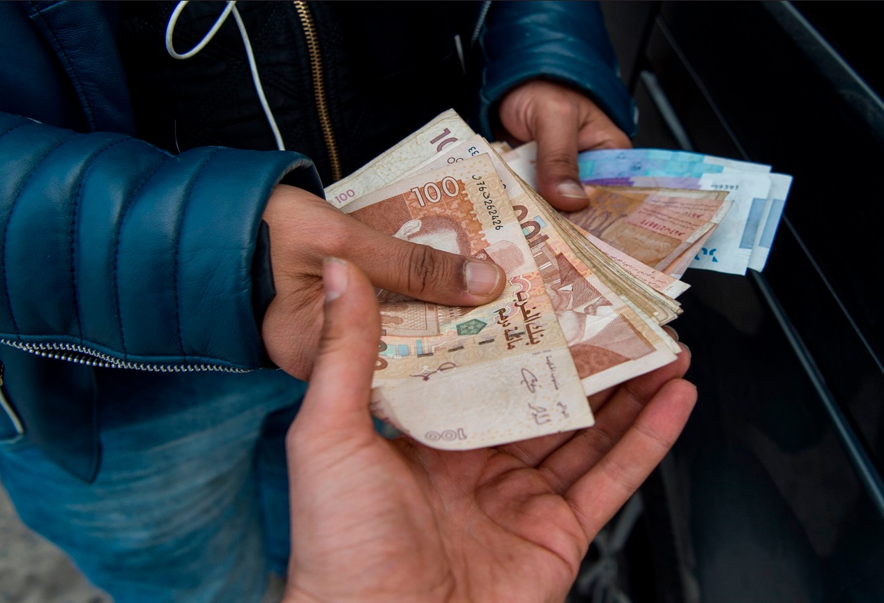 الدخل يرتفع والقدرة الشرائية تتحسن بالمغرب لكن الادخار لا يزال محدوداً لدى الأسر المغربية