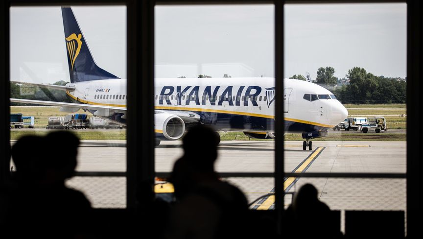 شركة RYANAIR تؤكد سياسة "عدم التسامح" مع الركاب المزعجين