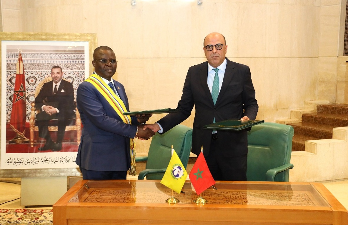 مذكرة تفاهم تجمع مجلس المستشارين ببرلمان المجموعة الاقتصادية لوسط إفريقيا