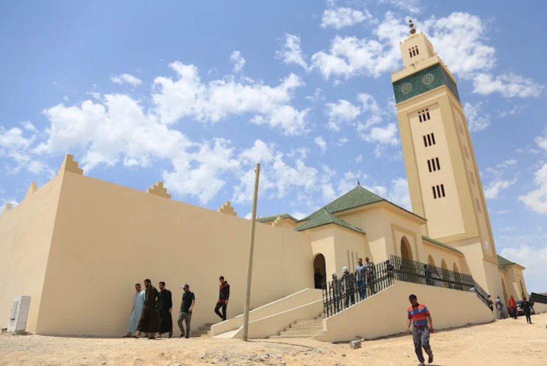 الملك محمد السادس يأمر بفتح المساجد التي شيدت أو رممت في وجه المصلين خلال رمضان