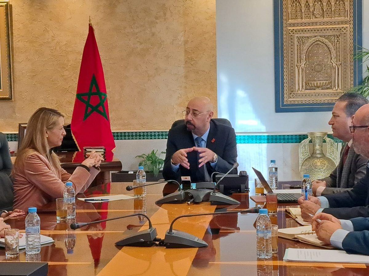 التعاون في المجالات الثقافية والاجتماعية والسياحية يجمع عمدة طنجة بنائبة عمدة برشلونة