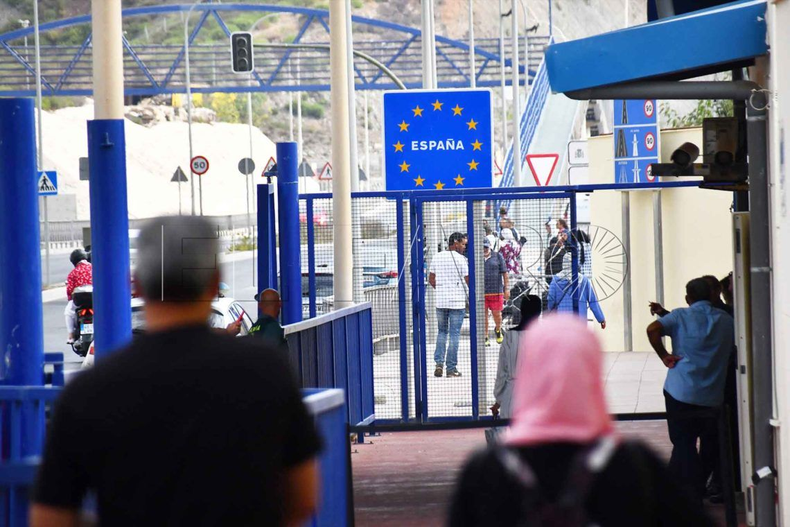 صحف إسبانية تكشف حقيقة إلغاء التأشيرة لدخول سبتة ومليلية