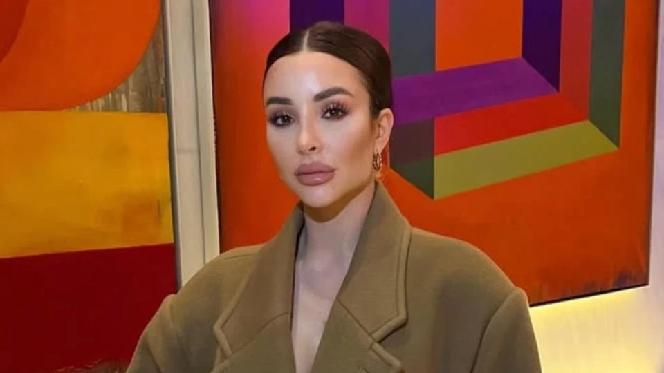  إدانة نجمة مغربية في فرنسا بسنة سجناً وغرامة قدرها 25 ألف أورو 