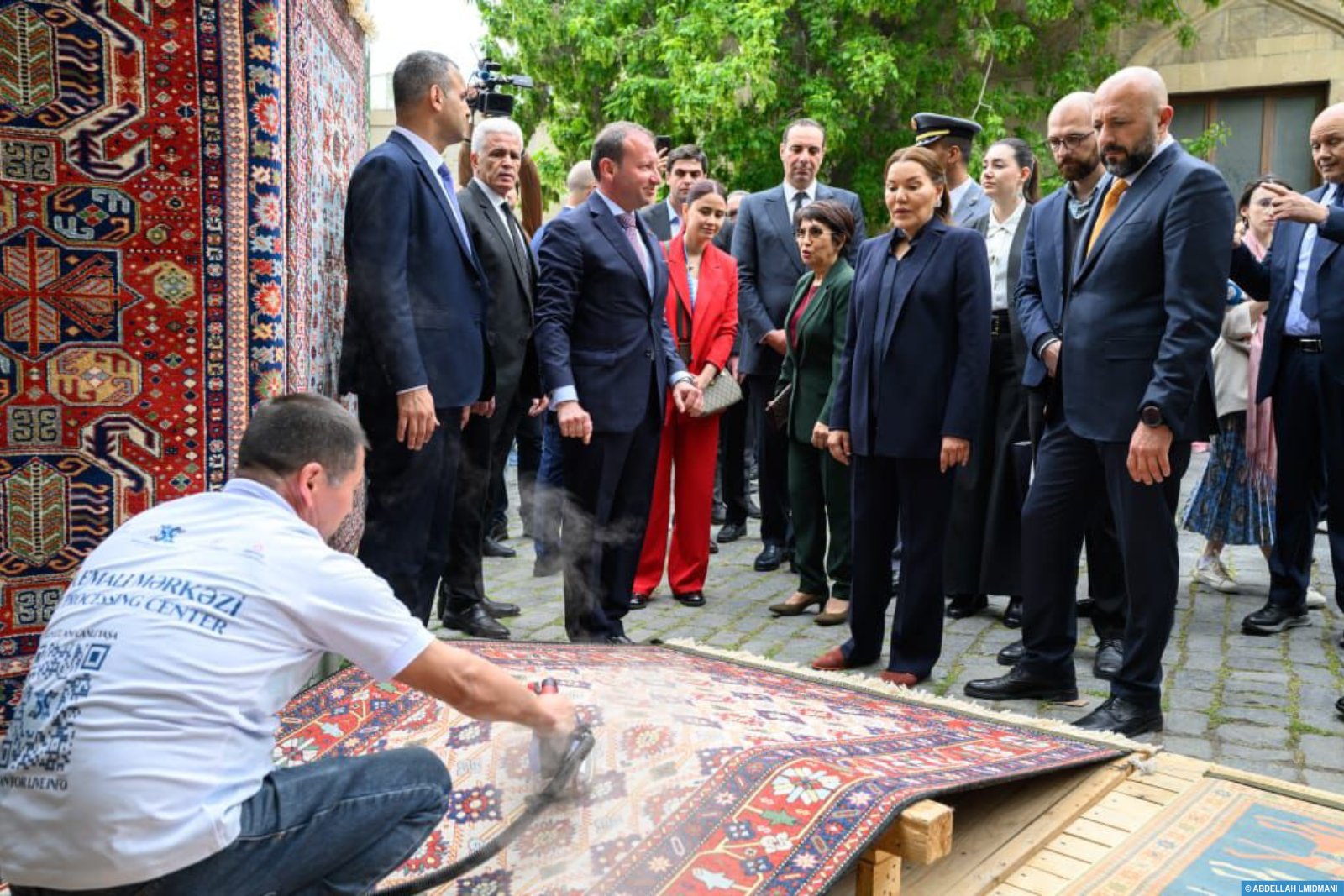 الأميرة للا حسناء تزور المهرجان الدولي للسجاد بأذربيجان