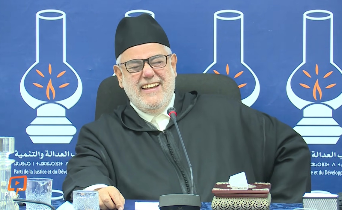  بنكيران يضحك ويدافع عن استدعاء الشيخ الددو ويعلّق على الانتخابات المقبلة 