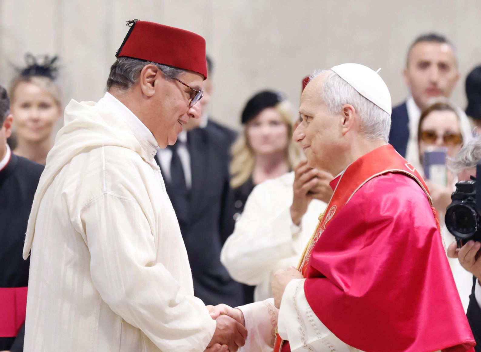 أخنوش يمثل الملك في حفل تنصيب البابا ليو الرابع عشر