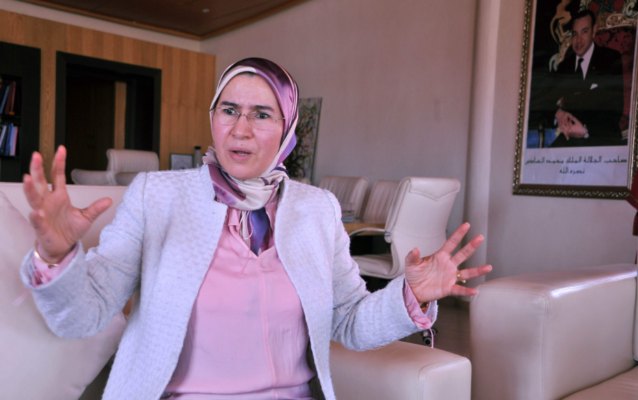 الوزيرة السابقة نزهة الوافي لبنكيران: السب والشتم مذموم دينيا.. والتهكم على رئيس فرنسا "غير مبرر"