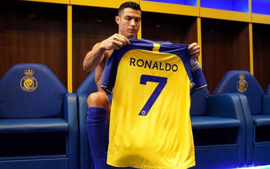 رونالدو يودع جماهير النصر برسالة غامضة: "انتهى هذا الفصل"