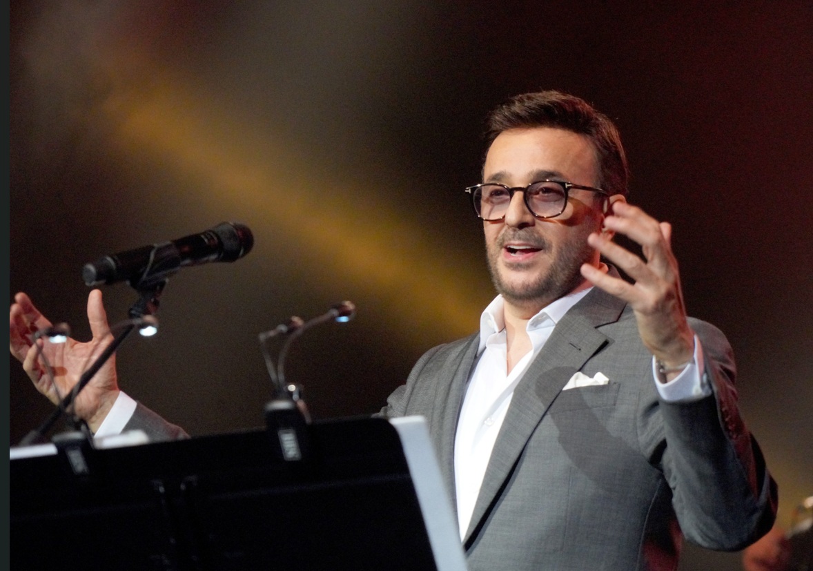 صابر الرباعي يُعيد وهج الطرب إلى مسرح محمد الخامس في ليلة من ليالي "موازين"