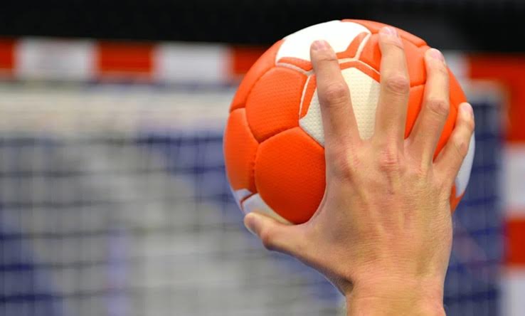 مطالب بفتح تحقيق في هروب لاعبي منتخب كرة اليد لأقل من 19 سنة ببولونيا