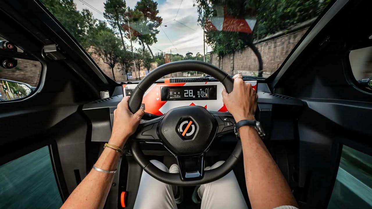 من طنجة إلى العالم.. المغرب يحتفي بإنتاج 2000 سيارة "Mobilize Duo"الصديقة للبيئة