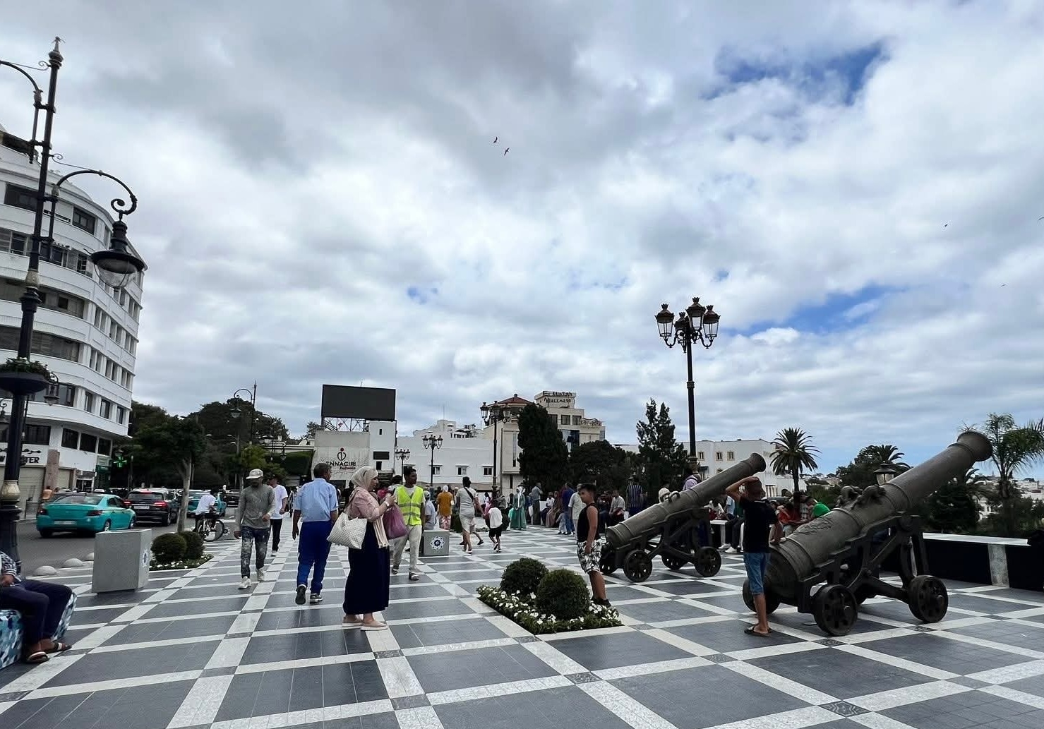  غلاء الخدمات السياحية الفاحش بطنجة يصل إلى قبة البرلمان 
