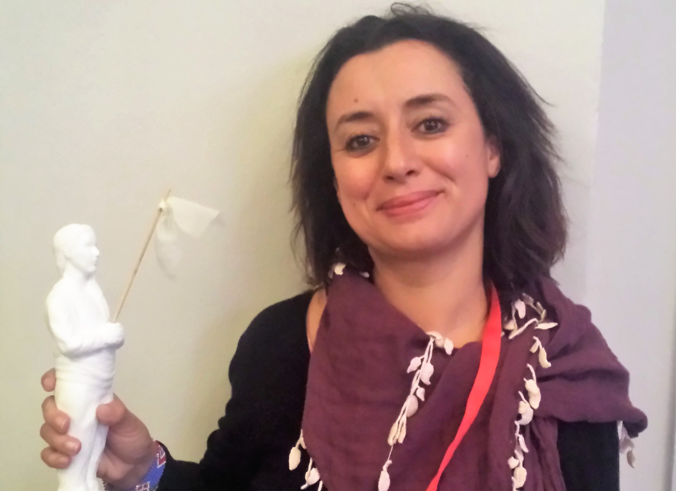 معلومات عن ابتسام لشكر