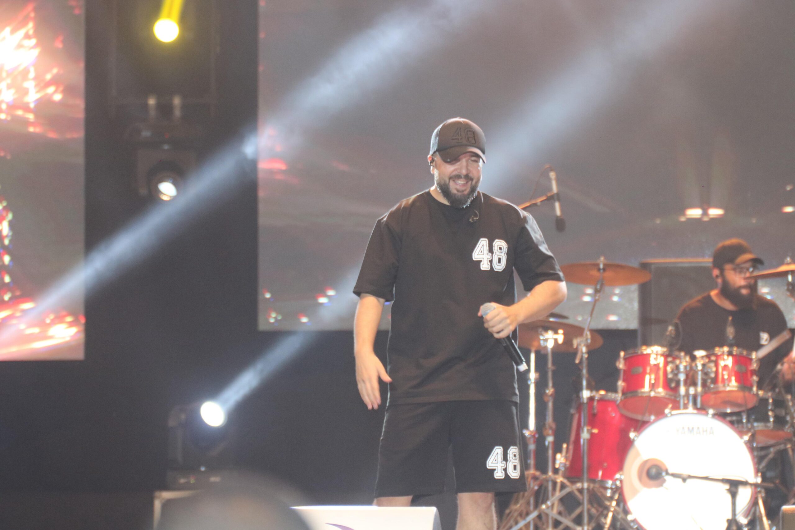  طنجة ترقص على أنغام الدوزي في ليلة لا تُنسى بمهرجان الشواطئ 