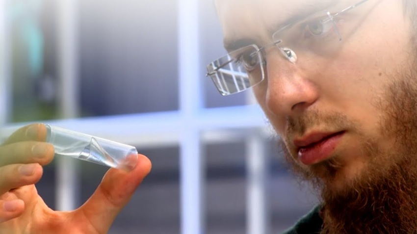 من هو الدكتور المغربي يوسف العزوزي الذي اخترع أول جهاز يصفي الدم داخل الأوعية الدموية؟