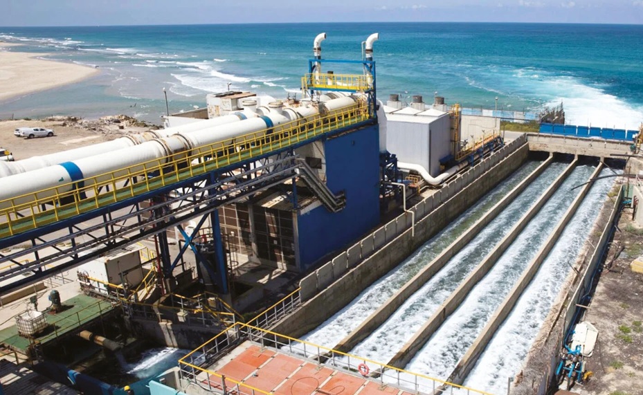 المغرب يعزز ريادته في تحلية مياه البحر.. استراتيجية وطنية طموحة لتأمين الأمن المائي في عهد الملك محمد السادس