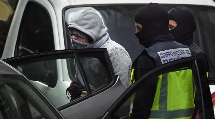 بتعاون مع المغرب.. إسبانيا توقف شخصين بتهم الدعاية والتحريض الإرهابي