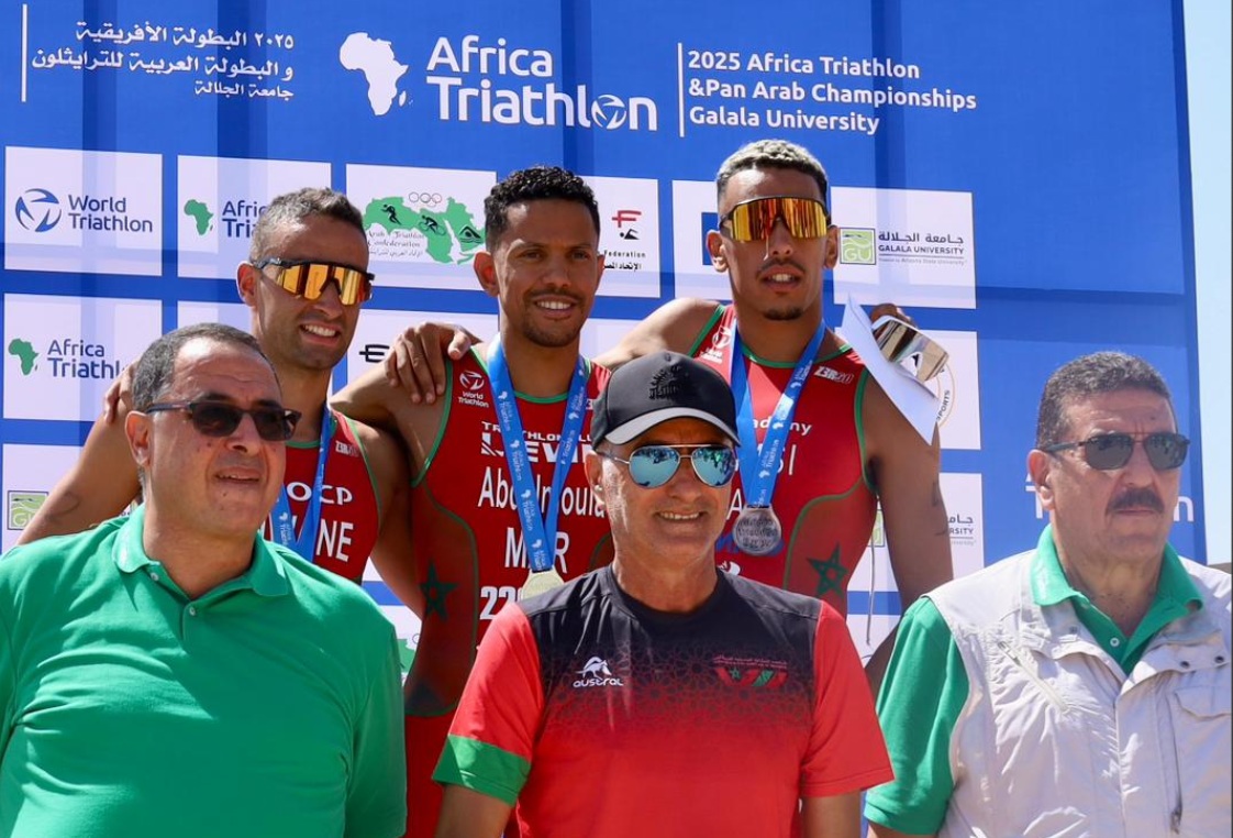 الترياثلون المغربي يحصد 13 ميدالية تاريخية في بطولة إفريقيا والعرب بمصر