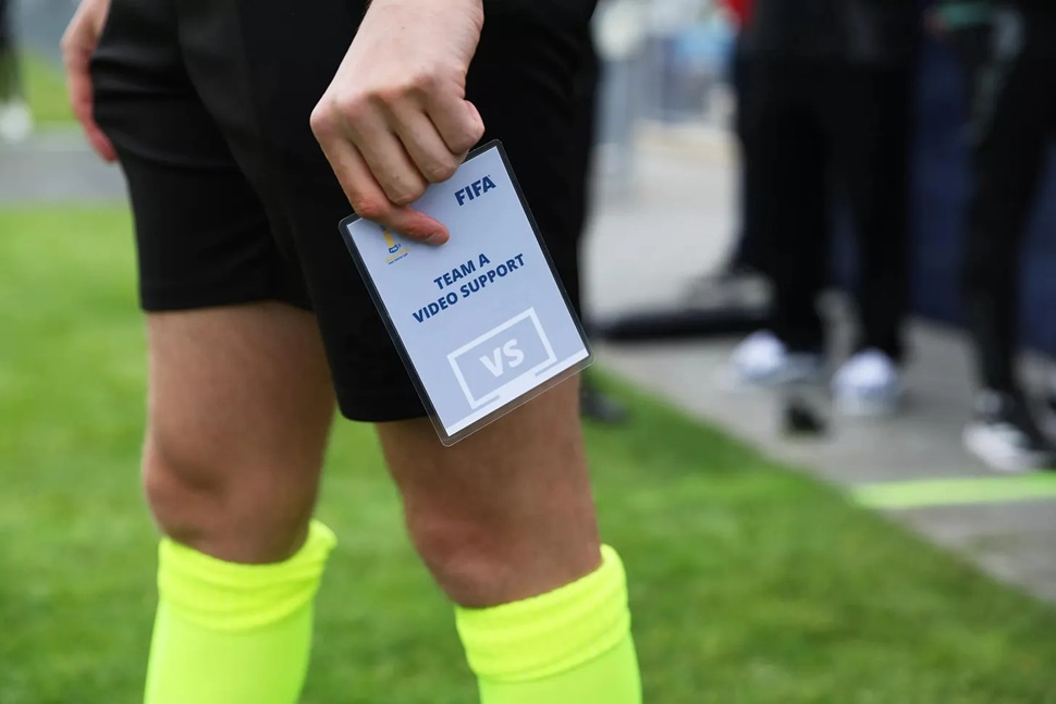  يختلف عن "الفار".. ماذا تعرف عن نظام FVS الذي أنقذ االمنتخب المغربي من الظلم التحكيمي في مباراته أمام إسبانيا؟ 