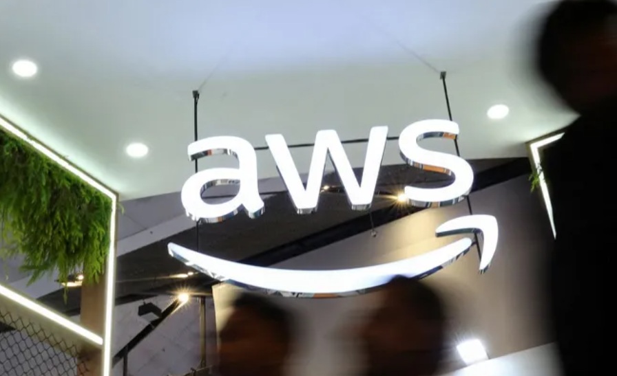 عطل "كارثي" في خوادم أمازون (AWS) يُشلّ عشرات المواقع العالمية