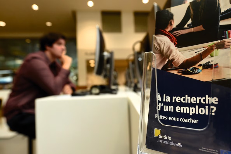 طالت عددا من مغاربة بلجيكا.. 43 ألف رسالة استبعاد من إعانات البطالة والتدريب هو الحل