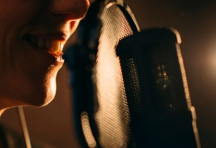  "صوت IA": أول مساعد صوتي ذكي بالدارجة المغربية من تطوير شركة Sensei Prod 