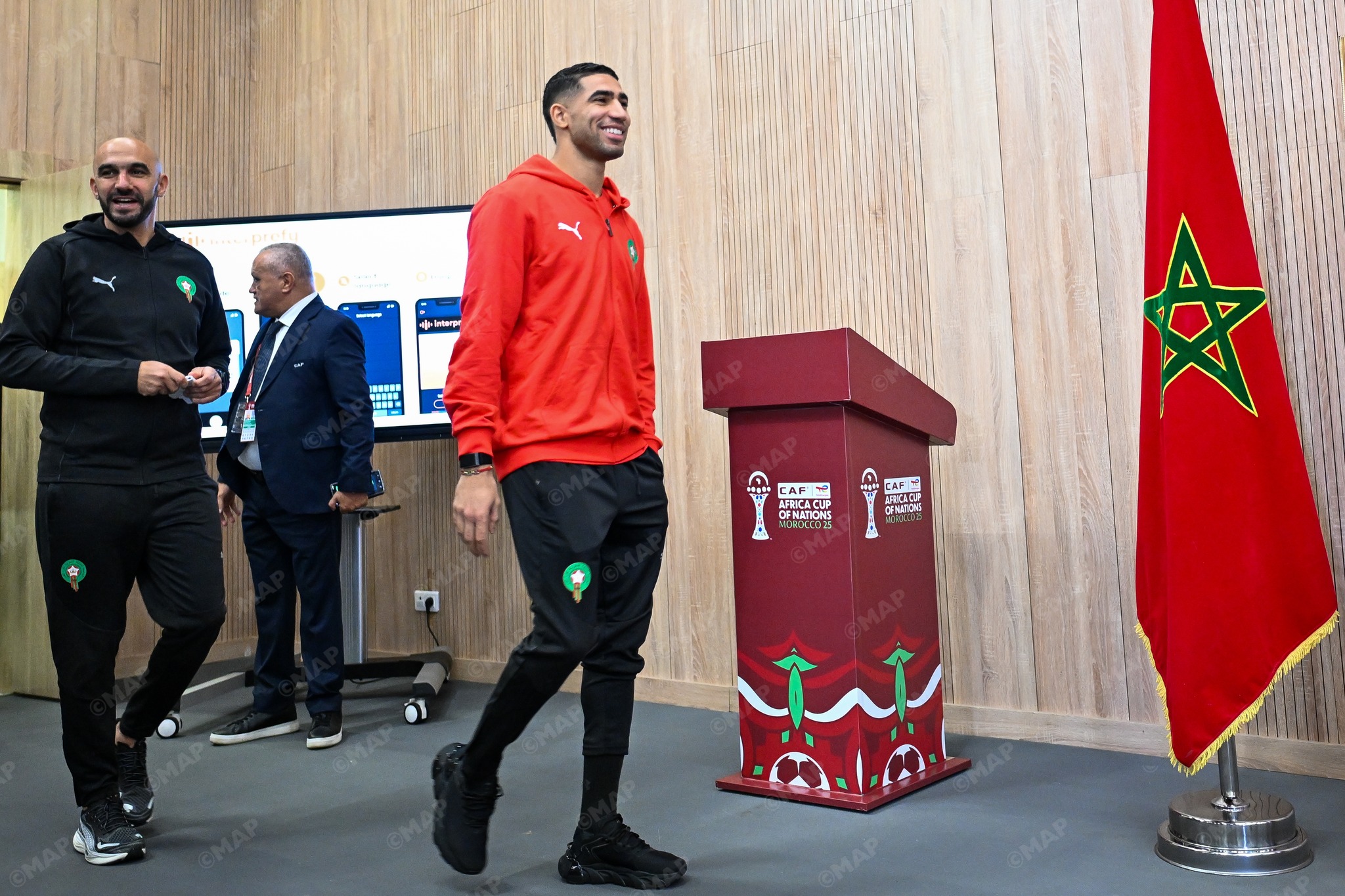  أشرف حكيمي: أشعر بتحسن بعد الإصابة والمنتخب عازم على الفوز بكأس إفريقيا 