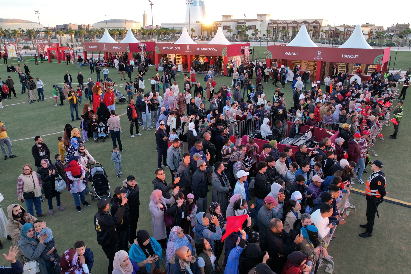  المغرب في أسبوع... بين العرس الكروي ومواجهة التقلبات المناخية وتعزيز البنى التحتية 